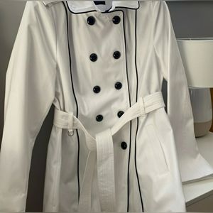 Guess White coat size L